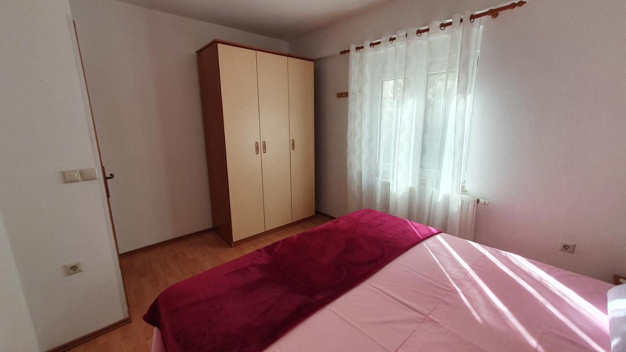 Apartment Nevenka Krk Town Bagian luar foto
